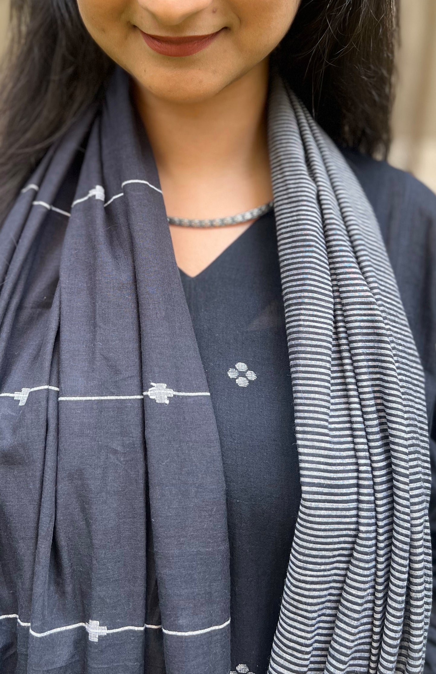 Black handwoven jamdani stole