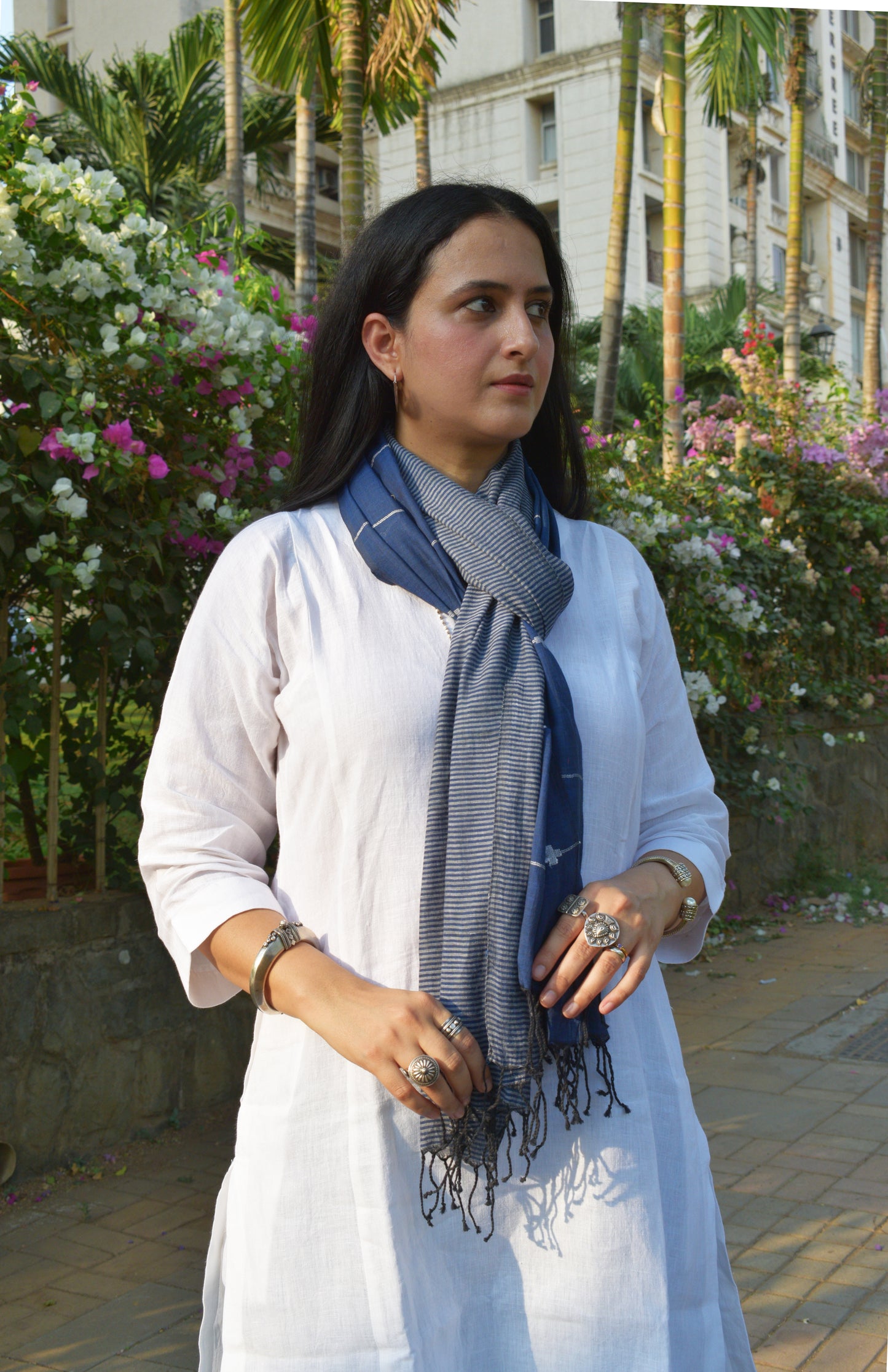 Navy blue handwoven jamdani stole