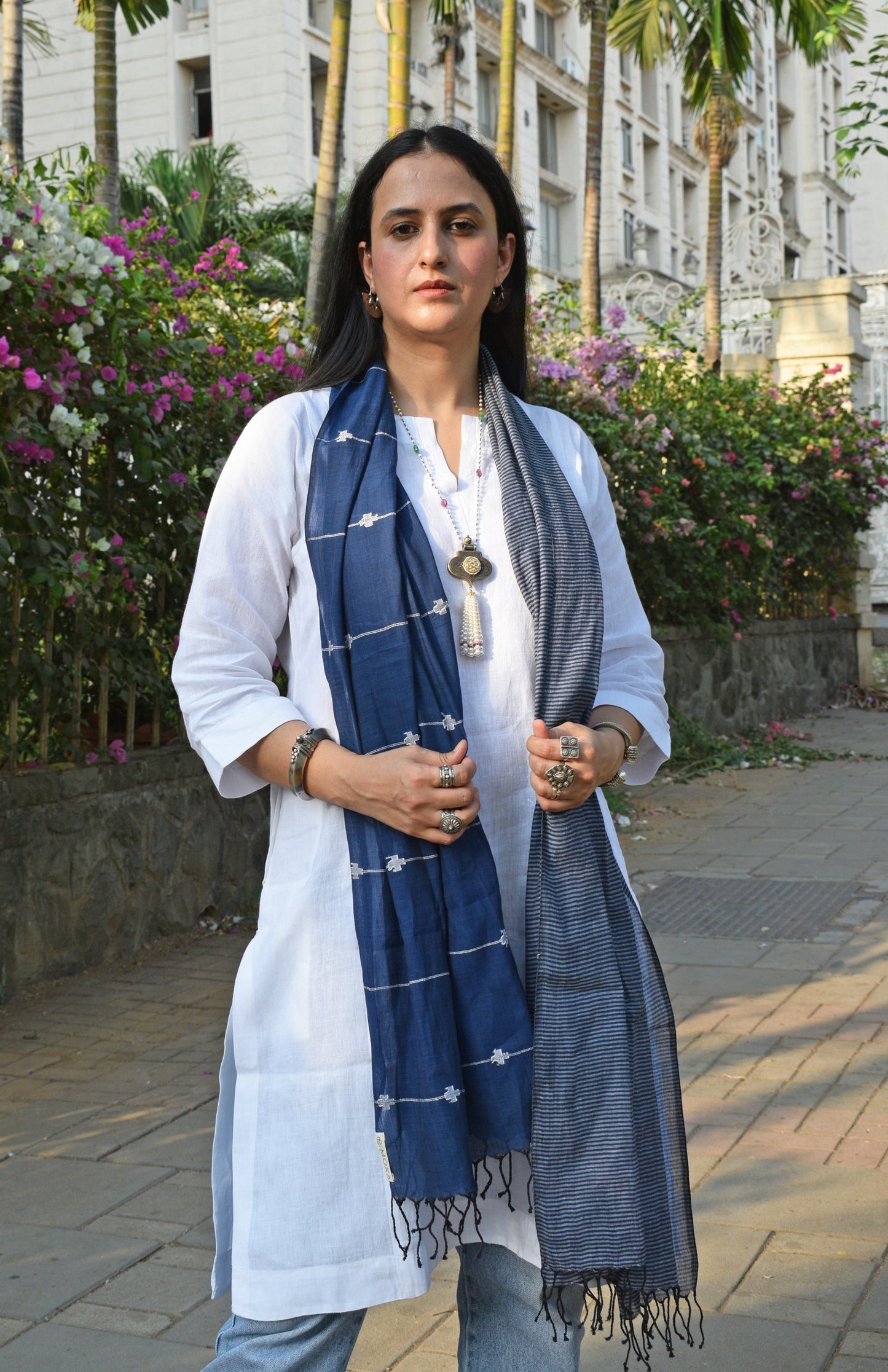 Navy blue handwoven jamdani stole