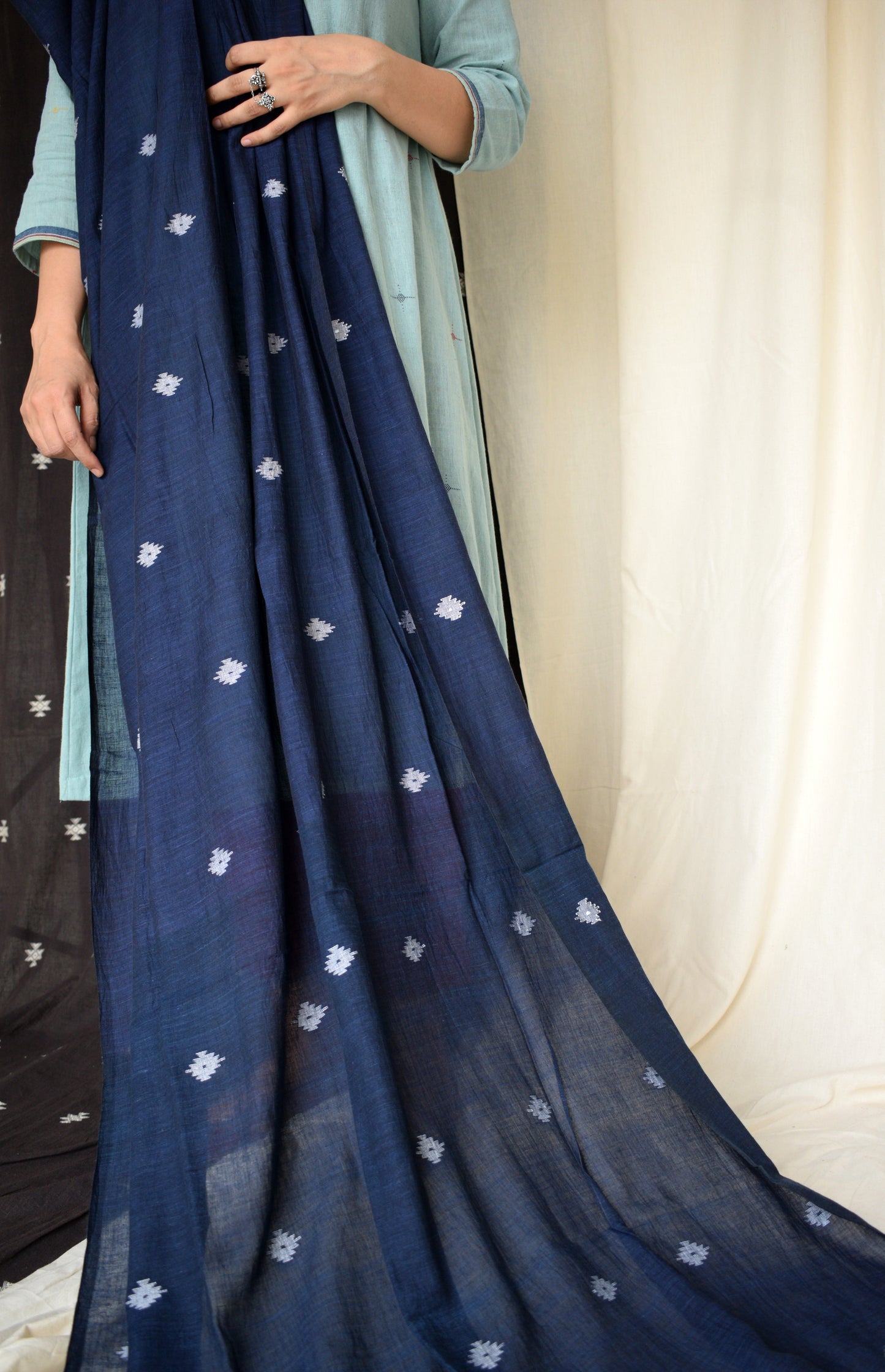 Midnight Blue Handwoven Jamdani Dupatta