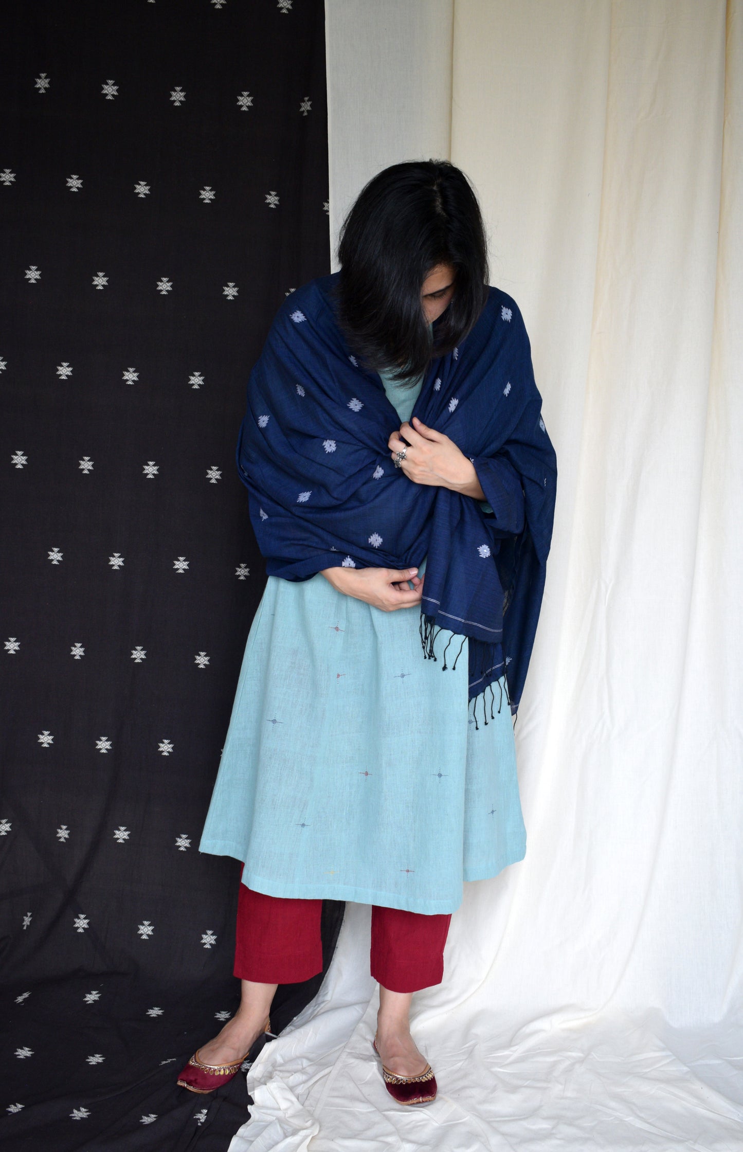 Midnight Blue Handwoven Jamdani Dupatta