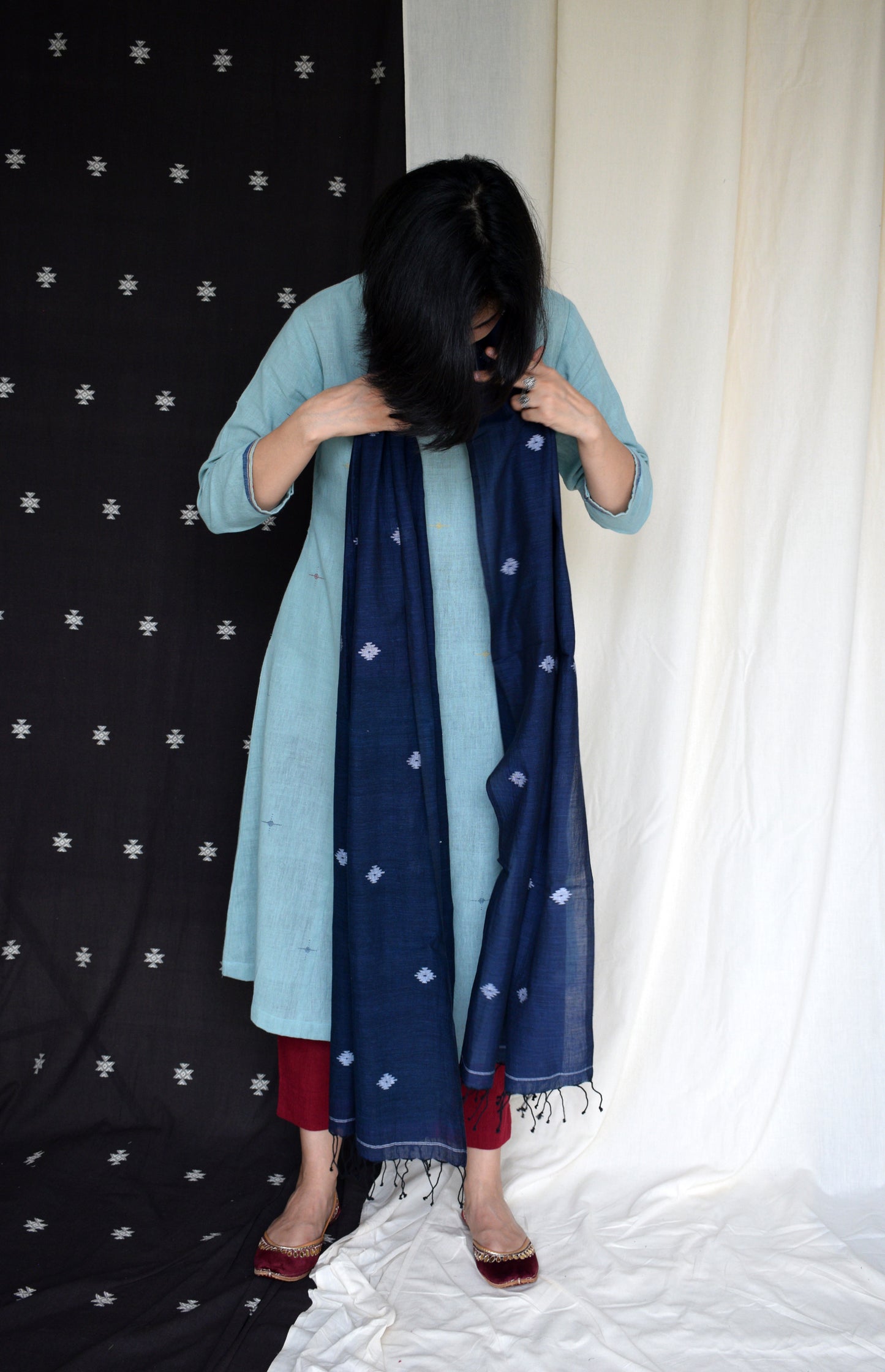 Midnight Blue Handwoven Jamdani Dupatta