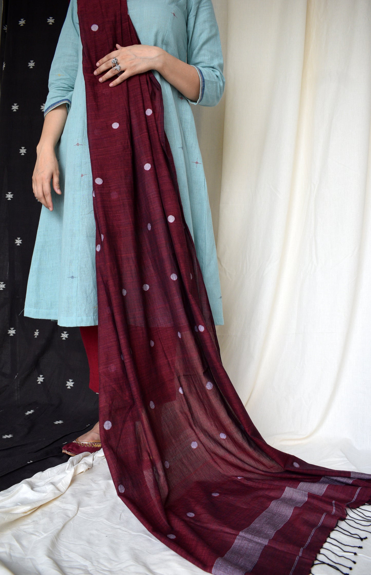 Maroon Handwoven Jamdani dupatta
