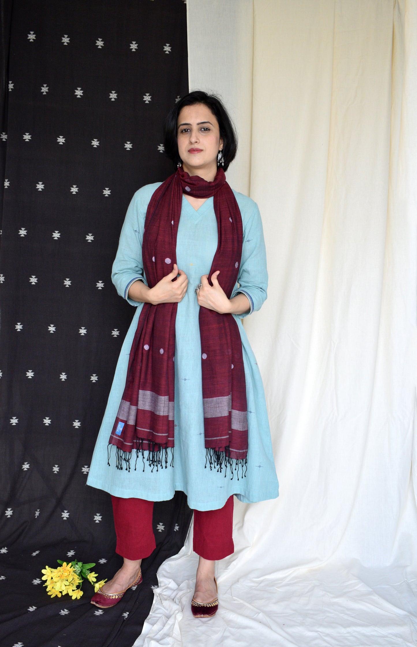 Maroon Handwoven Jamdani dupatta