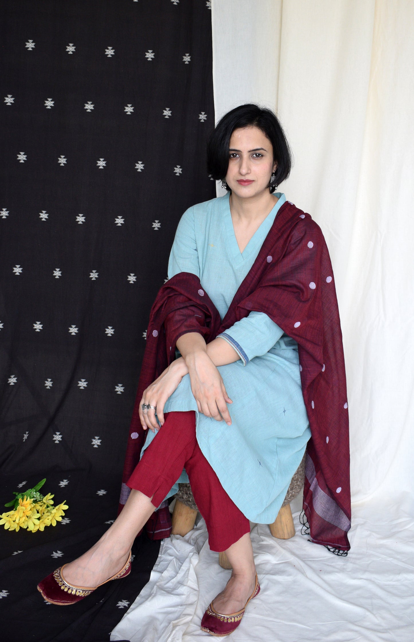 Maroon Handwoven Jamdani dupatta