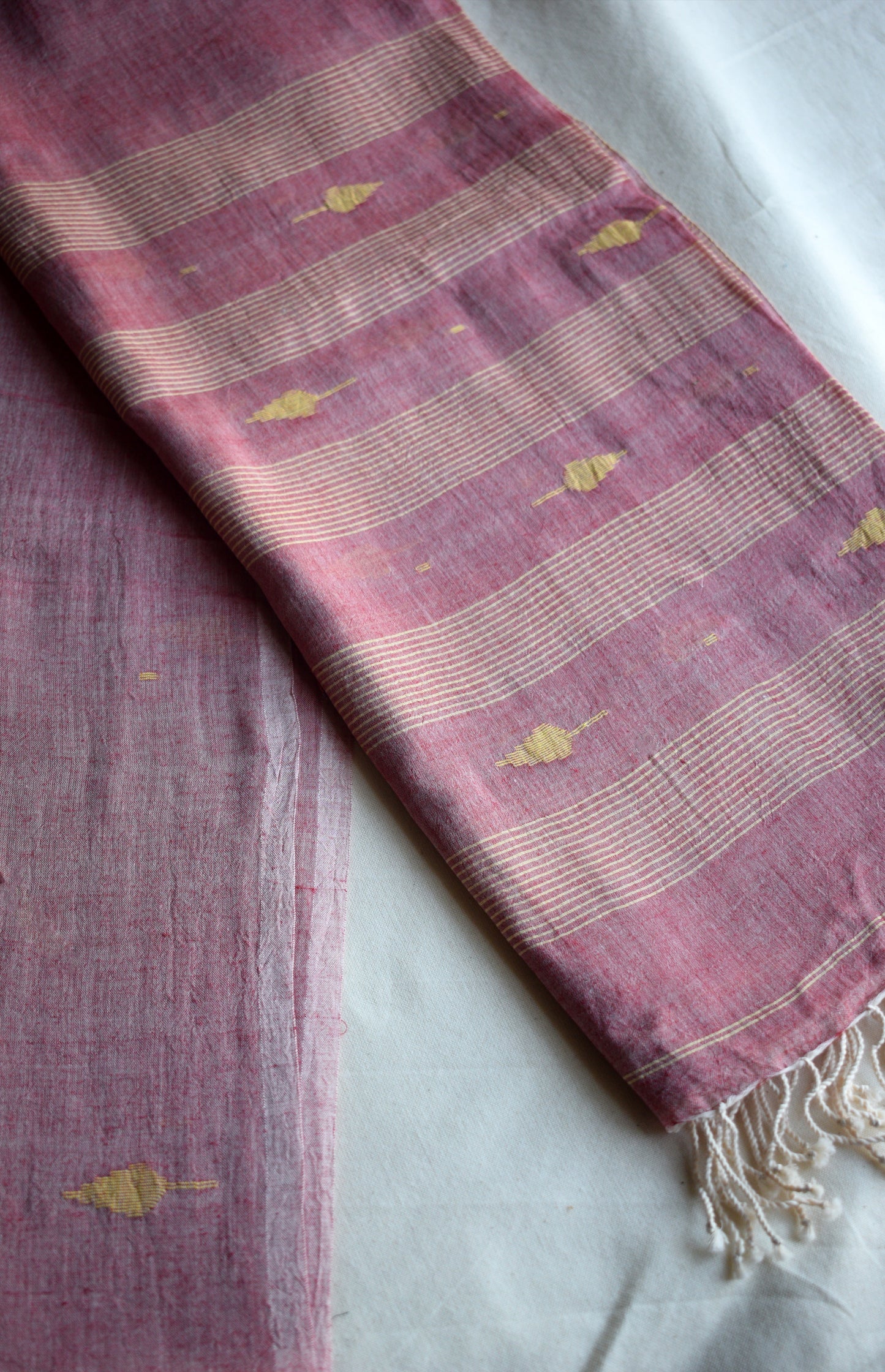 Pastel pink Handwoven Jamdani Dupatta