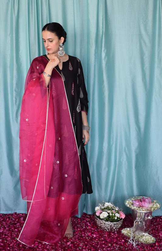 Shyam Chanderi Set with Rani Pink Silk Organza Dupatta