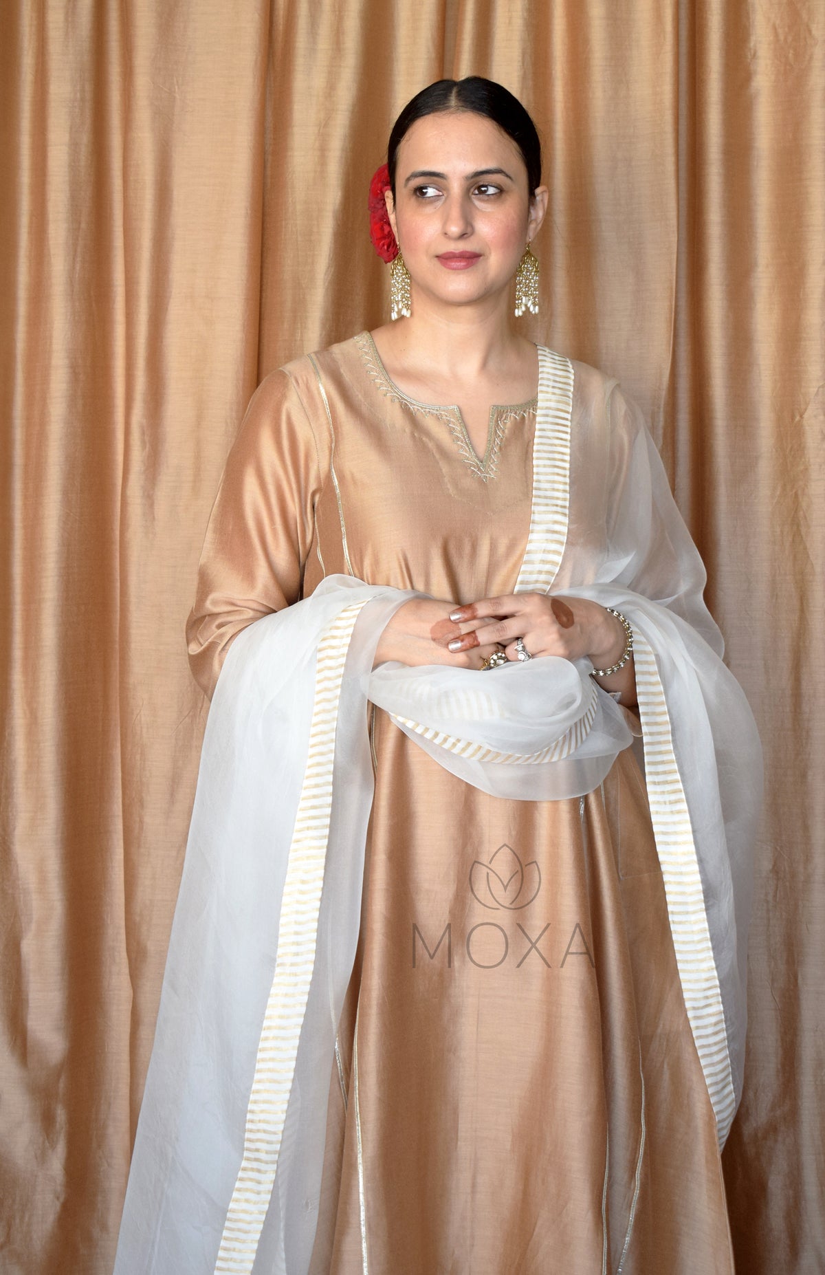 Off White Organza Dupatta With Striped Zari Chanderi Border