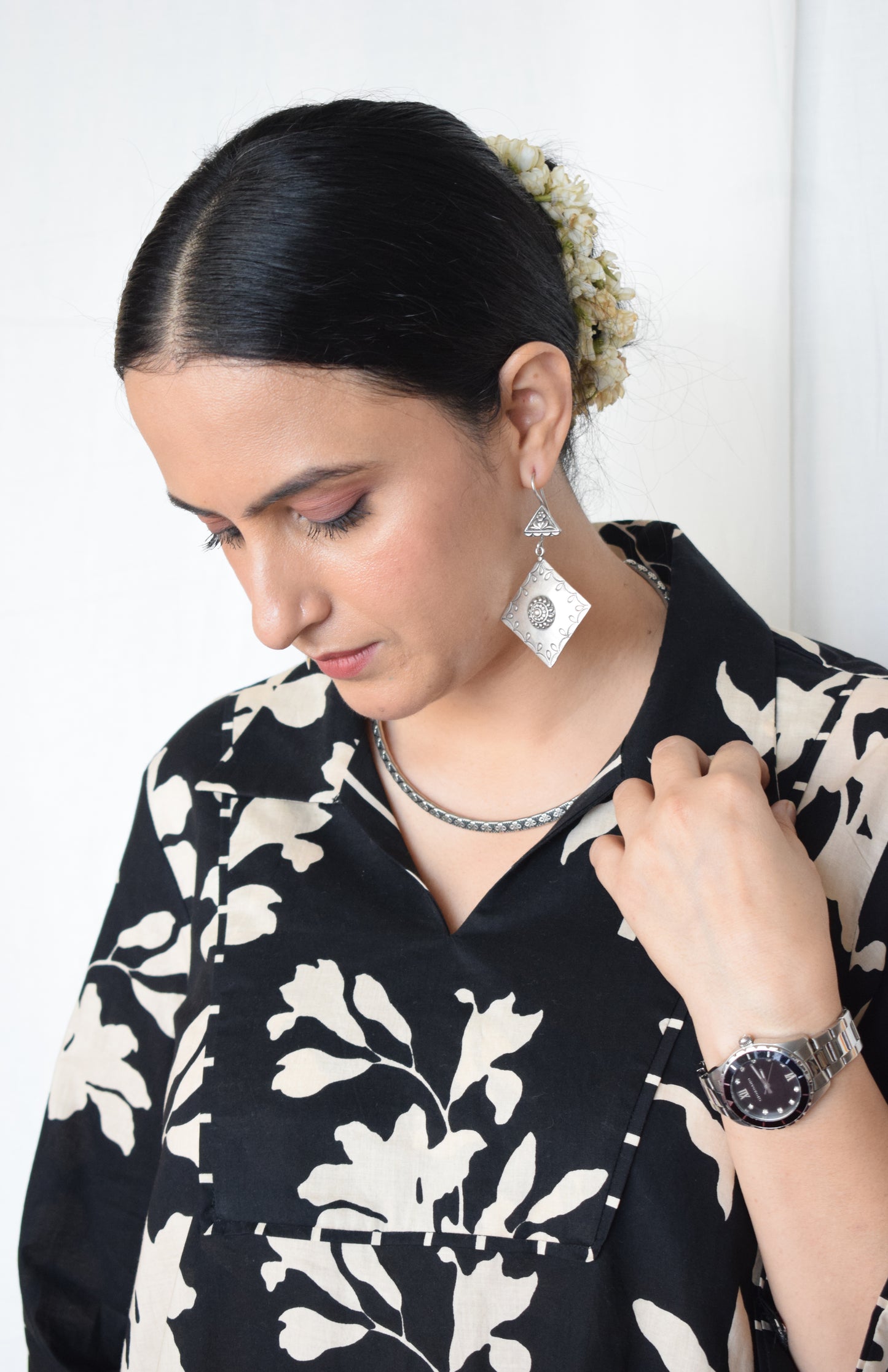 Black floral short tunic with collar