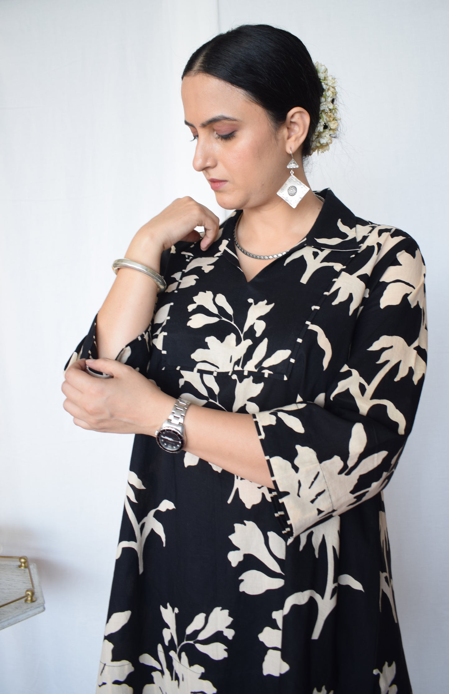 Black floral short tunic with collar