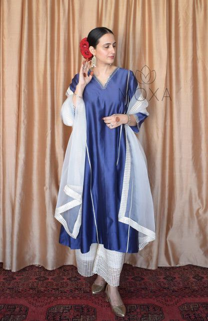 Denim Blue Chanderi Kurta Set With Off White Organza Dupatta