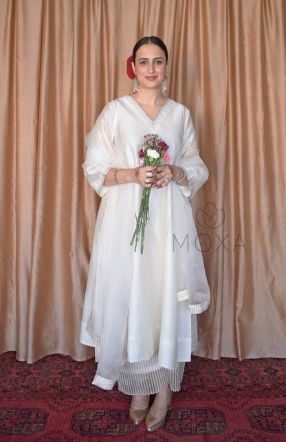 Off- White Chanderi Hand Embroidered Kurta With With Off White Striped Chanderi Scallop Pajama