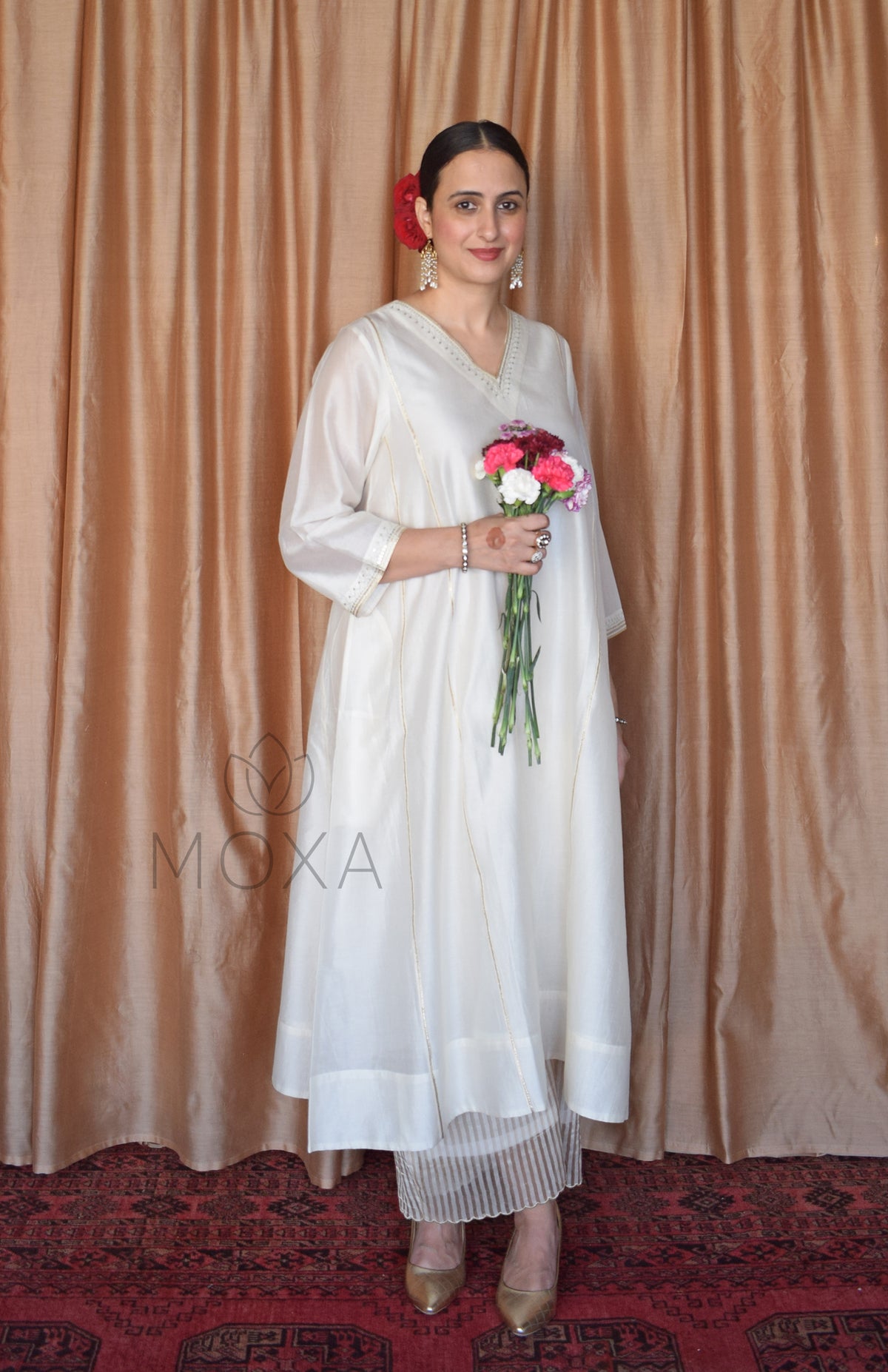 Off- White Chanderi Hand Embroidered Kurta With With Off White Striped Chanderi Scallop Pajama