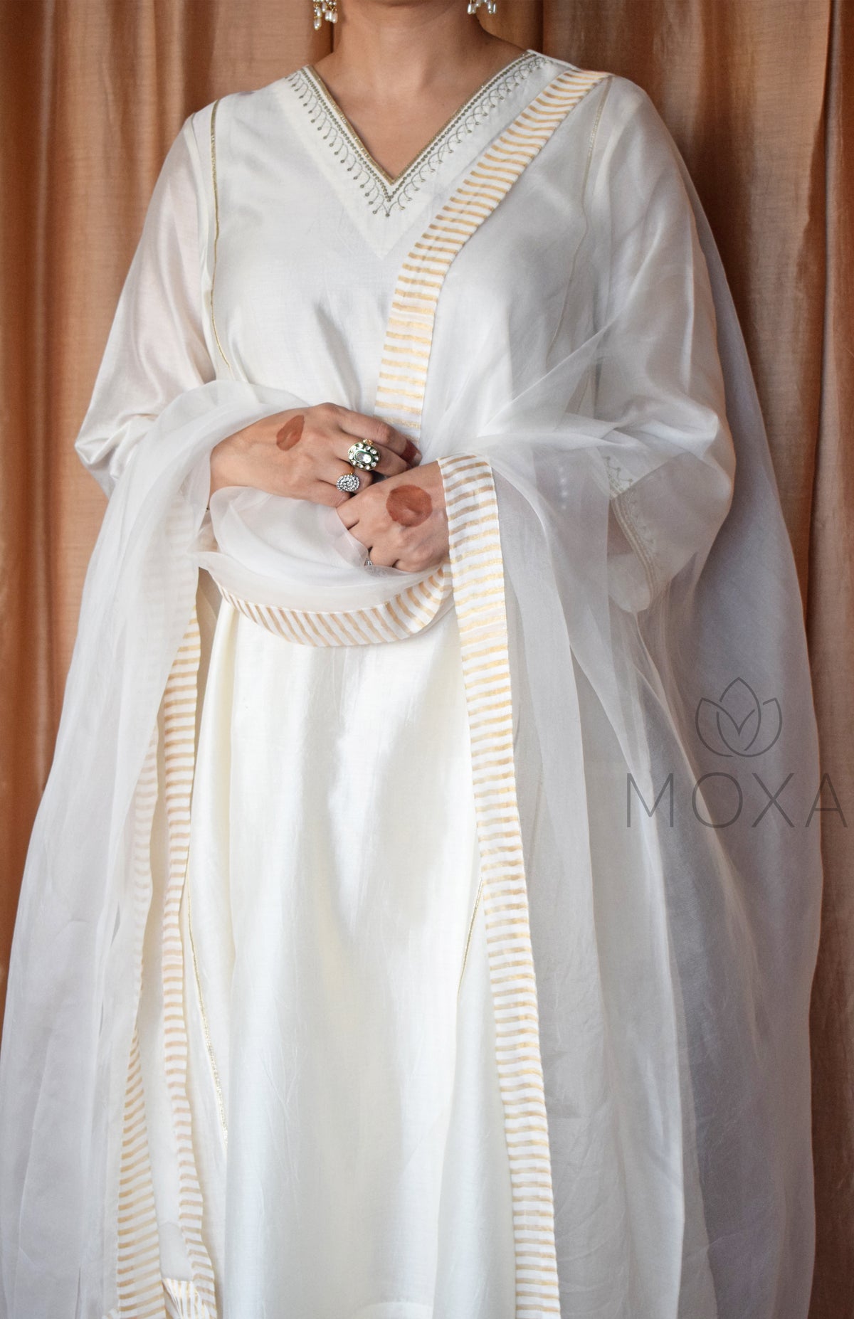 Off White Organza Dupatta With Striped Zari Chanderi Border