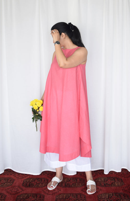 Pink sleeveless kurta set in handwoven checks and pyjama