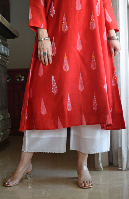 Red Chanderi Kurta with Off White Chanderi Scallop Pyjama