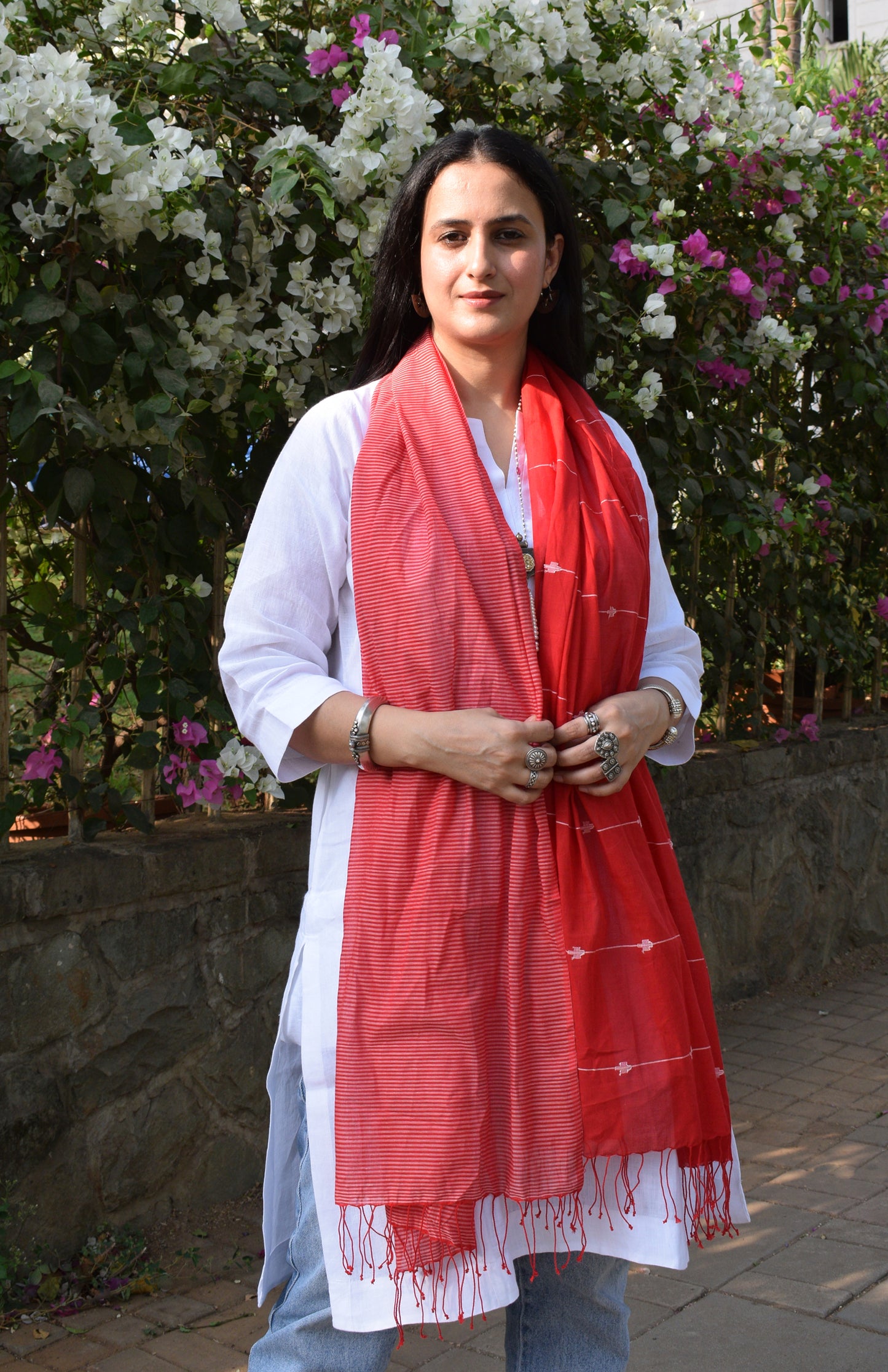 Red handwoven jamdani stole