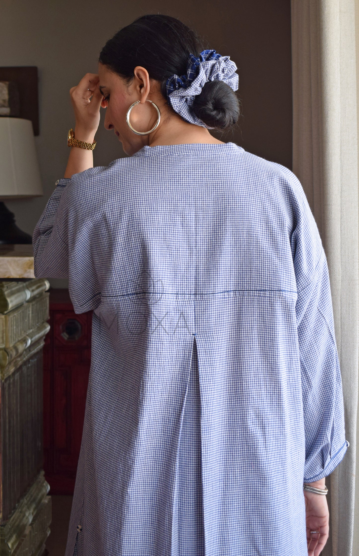 Blue Mini Checks Antifit Handloom Cotton Kurta with Blue Pajama