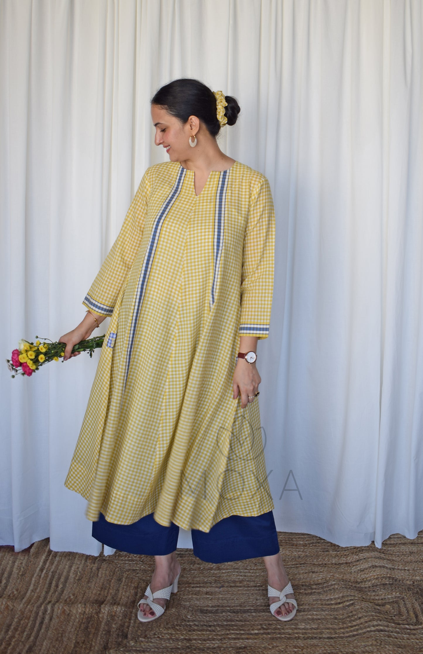 Daisy Yellow Bias Panelled Kurta in Handloom Checks with slip