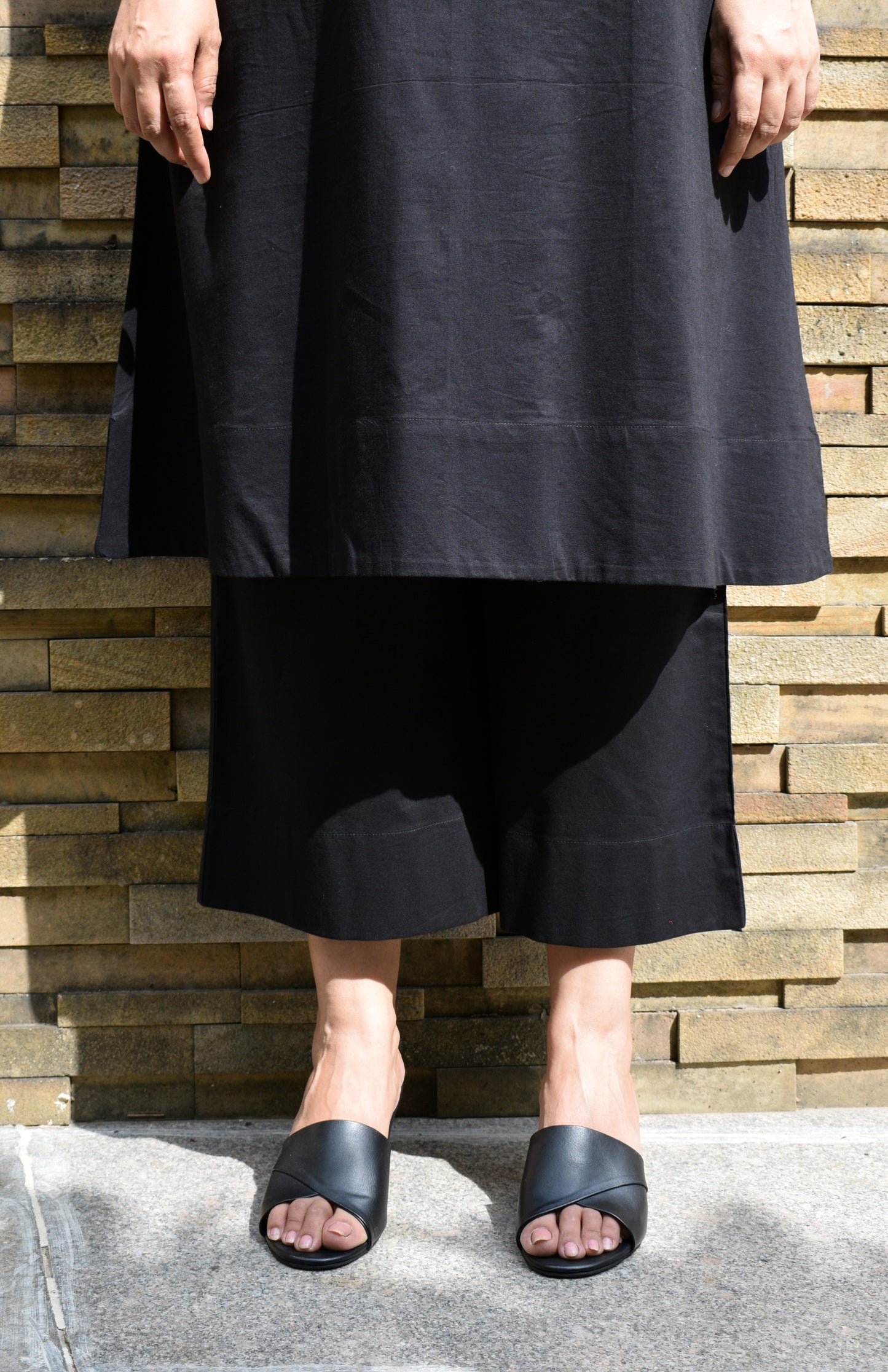 Basic black pyjama with pockets